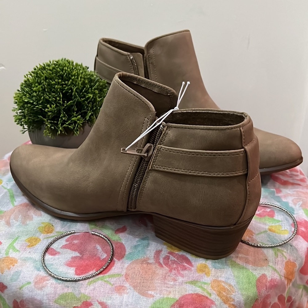 New Esprit Women Boots - Picture 4 of 5